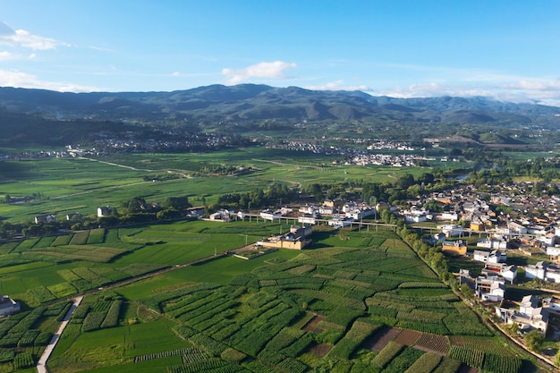 Pueblo y campos en Shaxi Yunnan China