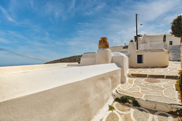 Pueblo de Chora en la isla Grecia de Sikinos