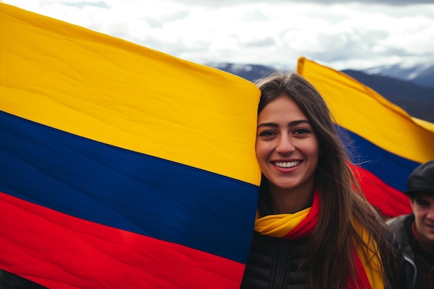 Foto pueblo colombiano con su bandera orgullo y pasión a través de sus banderas colores vibrantes identidad nacional celebre la diversidad de los pueblos colombianos, incluidos jóvenes, adultos y adultos mayores.