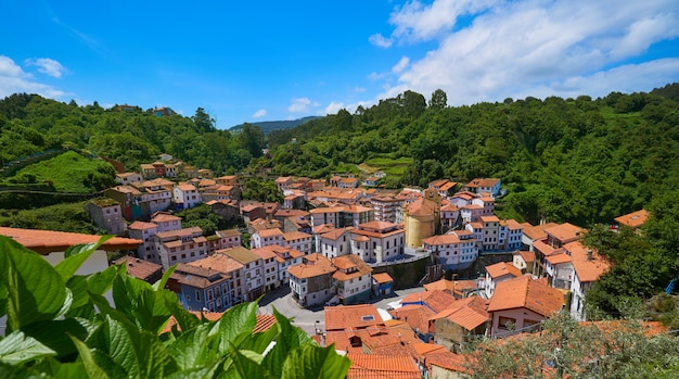 Pueblo cudillero en asturias españa