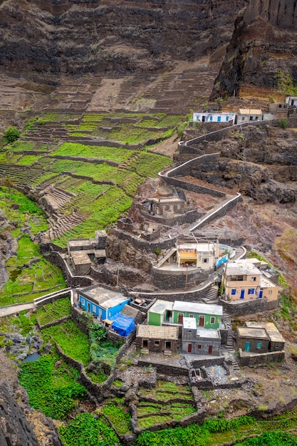 Pueblo de Fontainhas y campos de terrazas en la isla de Santo Antao, Cabo Verde, África