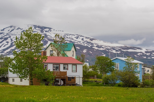 Pueblo de Hrisey en Islandia