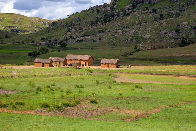 Pueblo de montaña en Madagascar