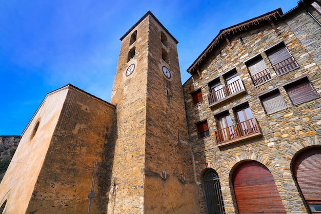 Pueblo de ordino en pirineos de andorra