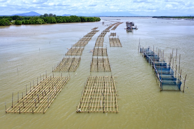 Pueblo de pescadores en el mar de Tailandia, al este de Tailandia