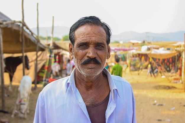 Pueblo de Rajasthani en la Feria de Pushkar celebrada en Rajasthan cada año Ajmer Rajasthan India