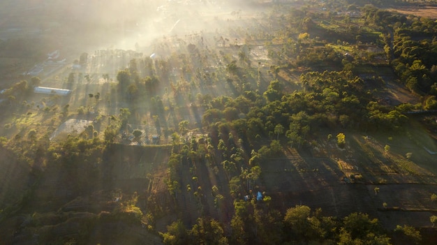 Pueblo de Sembalun bajo la luz del amanecer