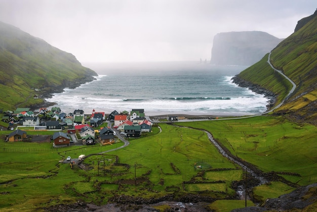 Pueblo de Tjornuvik en las Islas Feroe Dinamarca