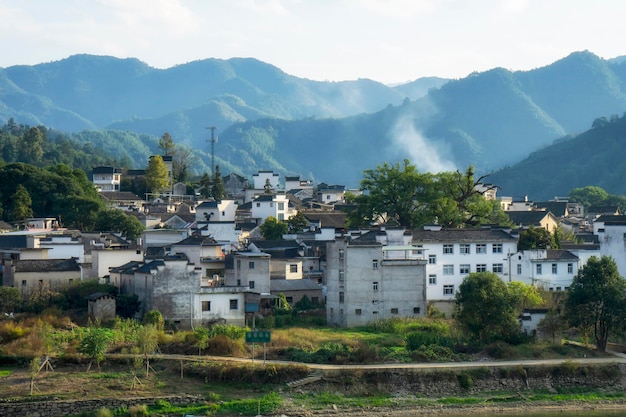 Pueblos antiguos a lo largo del río Xin'an en Huizhou