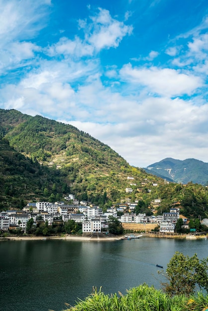 Pueblos antiguos a lo largo del río Xin'an en Huizhou