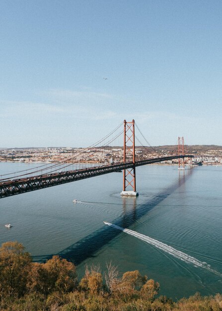 Foto el puente 25 de abril en lisboa foto