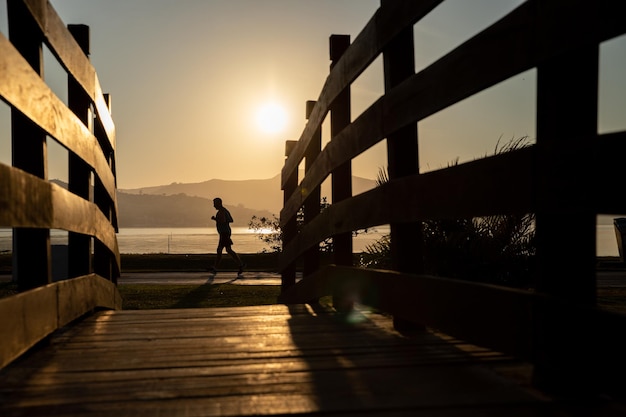 puente al amanecer hermoso paisaje natural en la ciudad