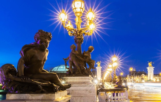 El puente Alexandre III en París Francia