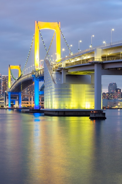 Puente del arco iris de tokio