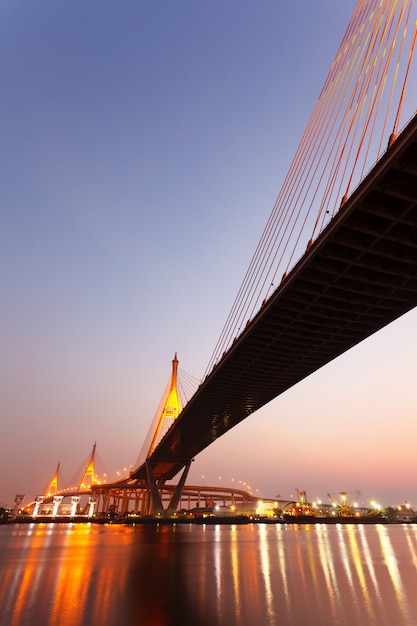 Puente en Bangkok, capital de Tailandia