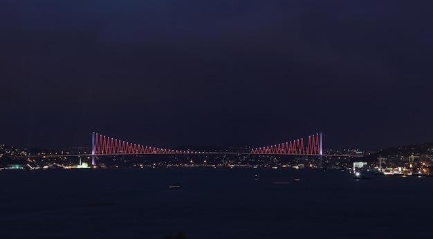 Puente del Bósforo desde Estambul Turquía