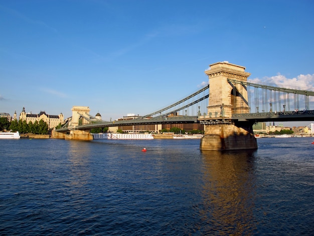 Puente de las cadenas en Budapest, Hungría