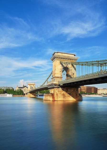 Foto puente de las cadenas en budapest, hungría