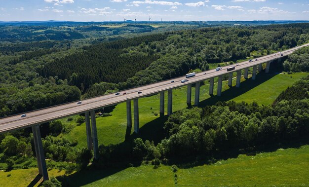 Foto puente de la carretera - vista aérea