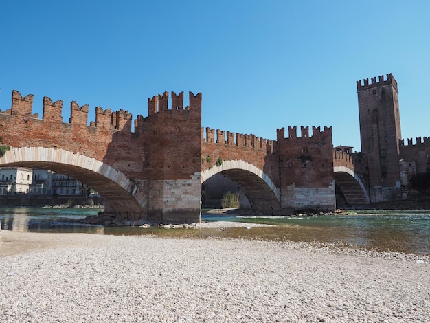 Puente de Castelvecchio también conocido como Puente Scaliger en Verona