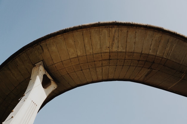 puente en la ciudad