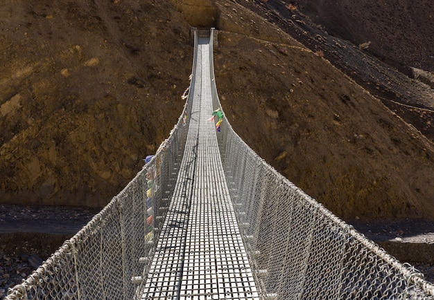 Foto puente colgante himalaya nepal.