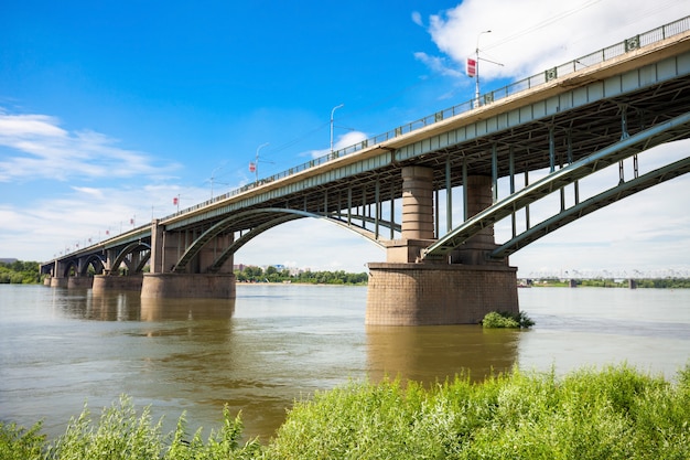 Puente, cruz, río ob