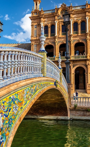 Puente de Navarra, eine Brücke an der Plaza de Espana in Sevilla, Spanien, Andalusien