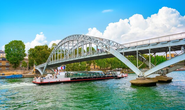 Puente Debilly parisino