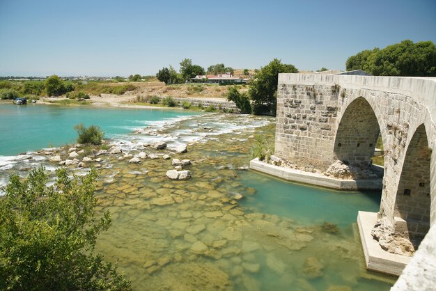 Puente Eurymedon Aspendos en Antalya Turkiye