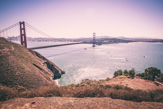 Puente Golden Gate en San Francisco y paisaje