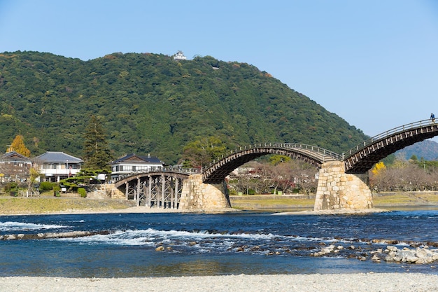 Puente Kintai peatonal arqueado