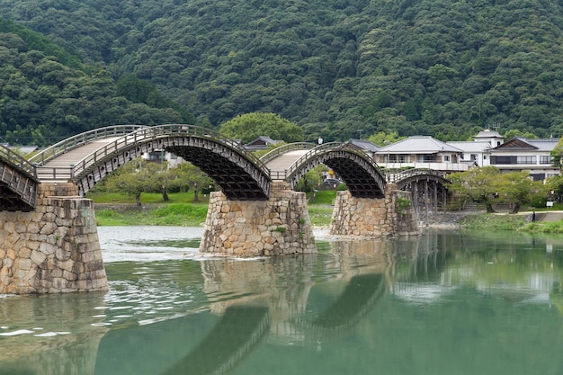 Puente Kintai tradicional