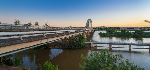 El puente de Lusitania sobre el río Guadiana en Mérida Badajoz Santiago Calatrava arquitecto