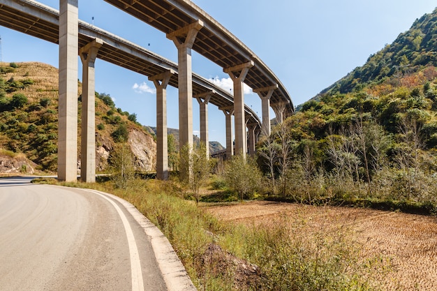 Puente de paso elevado de autopista, China