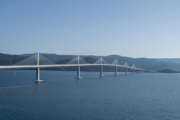 Puente Peljesac en Komarna Croacia