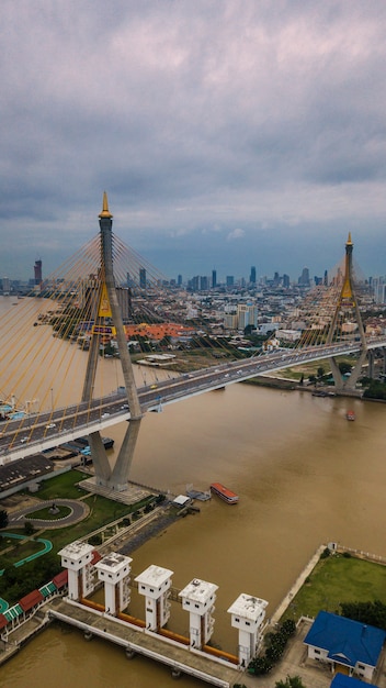 Puente Rama IX en Tailandia