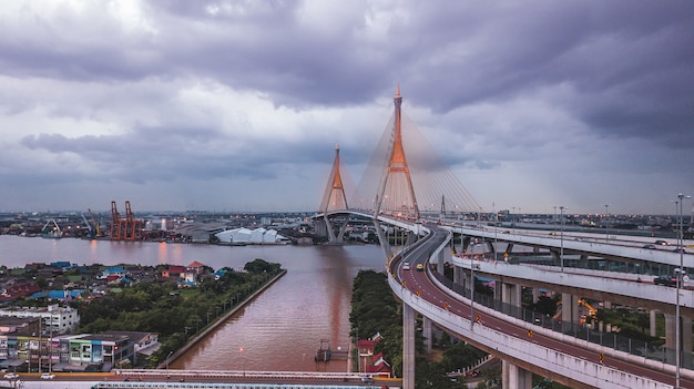 Puente Rama IX en Tailandia