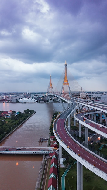 Puente Rama IX en Tailandia