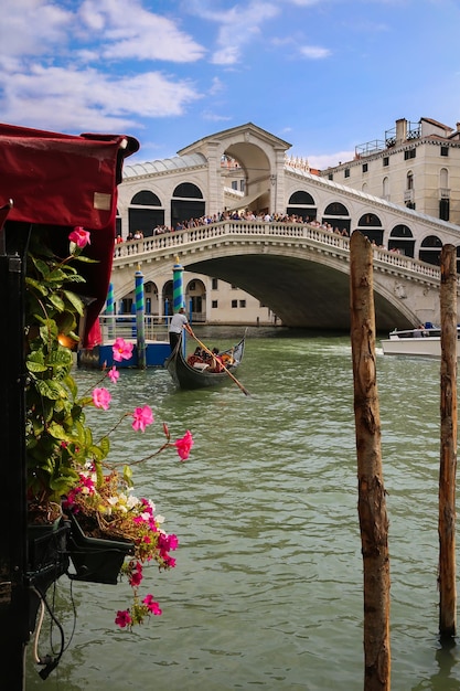 Puente de Rialto en Venecia, Italia