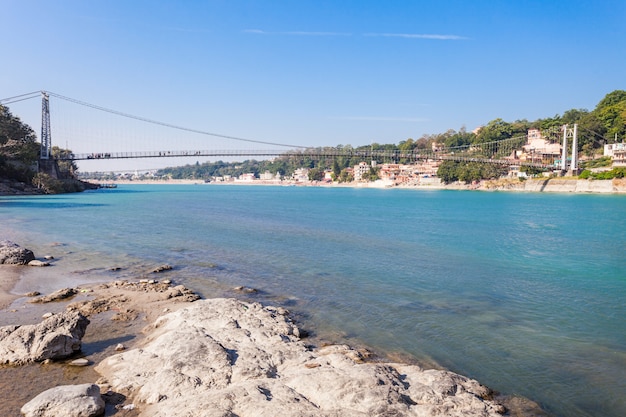 Puente en rishikesh