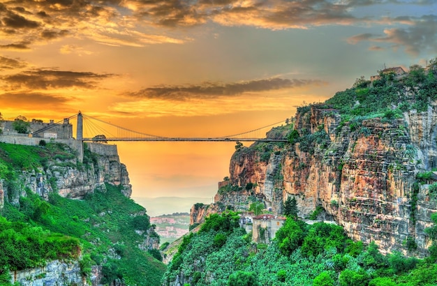 Puente Sidi M'Cid sobre el cañón del río Rhummel en Constantina, Argelia, Norte de África