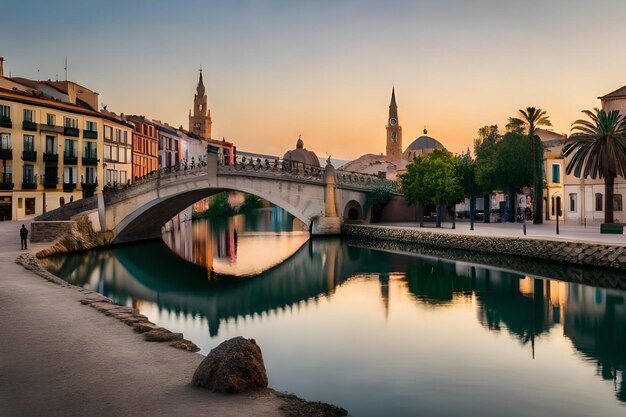 Un puente sobre un río con una ciudad al fondo.