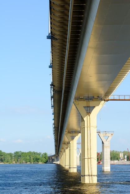 Puente sobre el río Volga Rusia