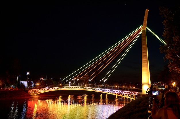 Puente Strelka en la ciudad de Jarkov