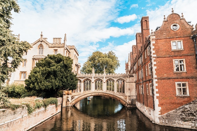 Puente de los suspiros en Cambridge