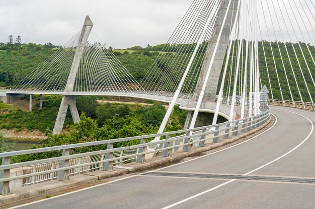 El puente de Terenez en Bretaña