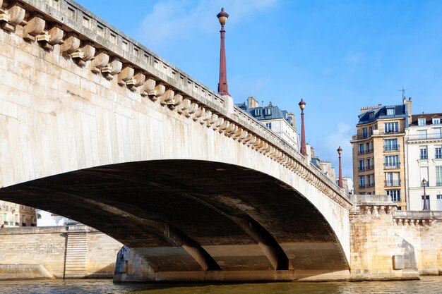 Foto puente de la tornella en parís puente de piedra sobre el río sena en parís