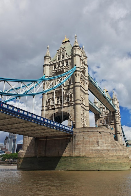 Puente de la torre en la ciudad de Londres Inglaterra Reino Unido