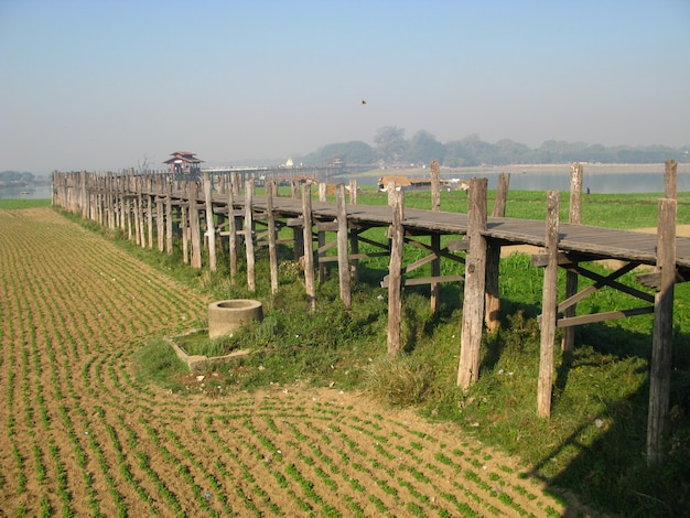 Puente U Bein en el lago Taungthaman, Amarapura, Myanmar